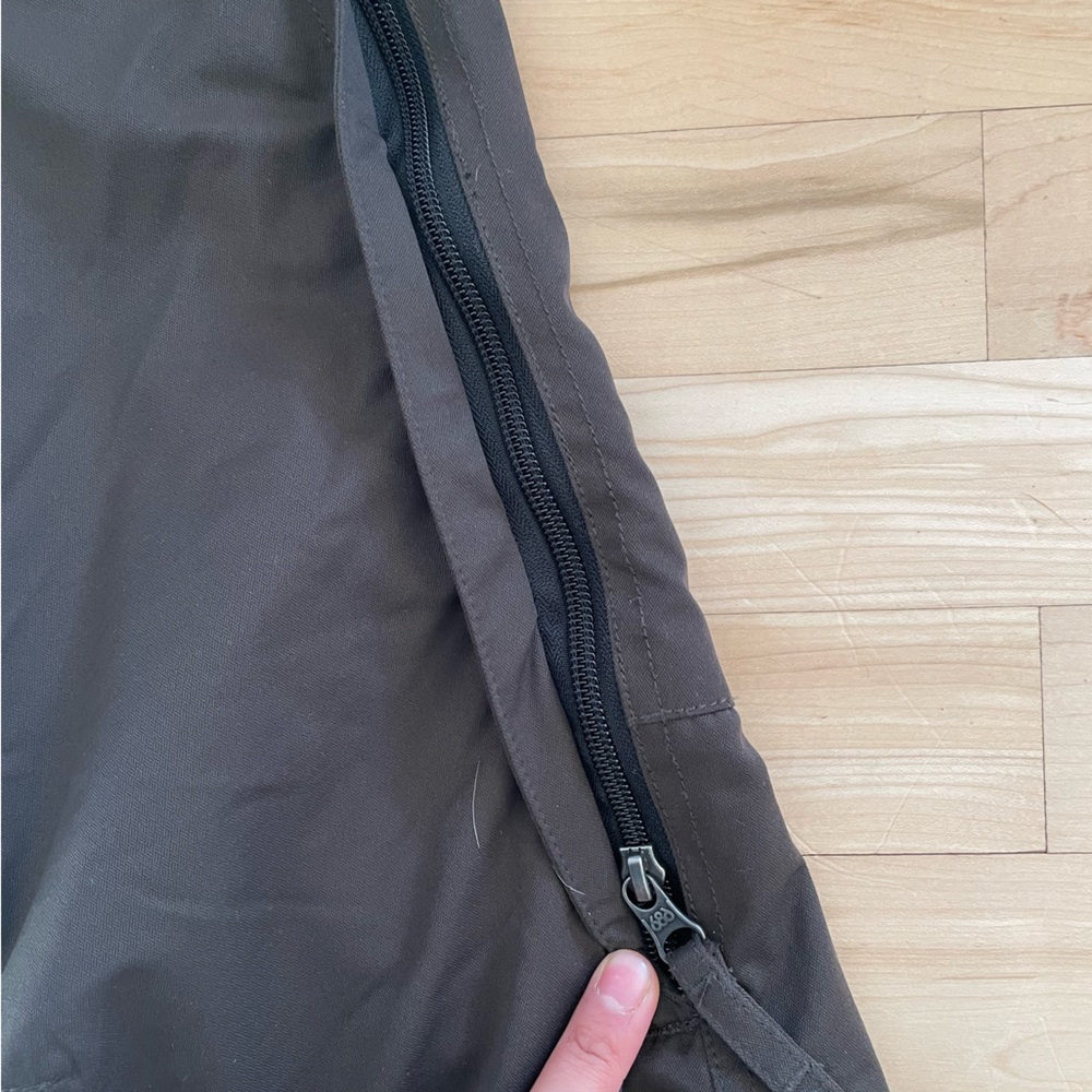 Olive green 686 snowboarding pants - Picture 2 of 9